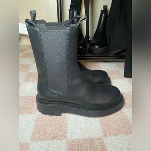 H&M women’s black leather Chelsea boot.